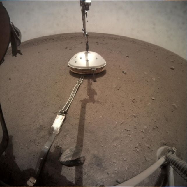 The InSight lander on the surface of Mars