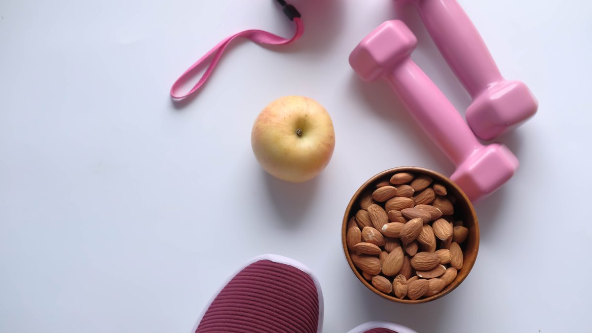 Exercise and healthy food for a lifestyle intervention