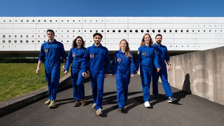The six SOLIS100 isolation study participants