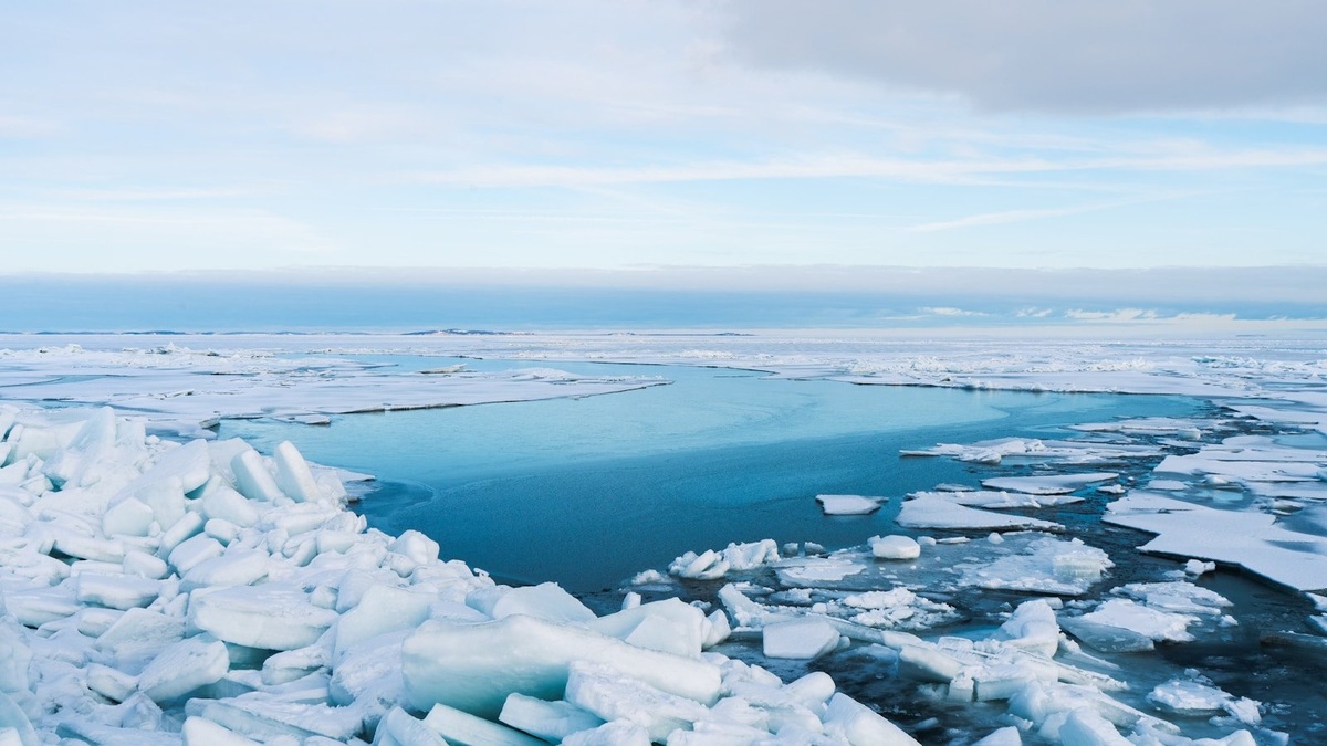 Arctic_ocean_sea_ice_and_open_water