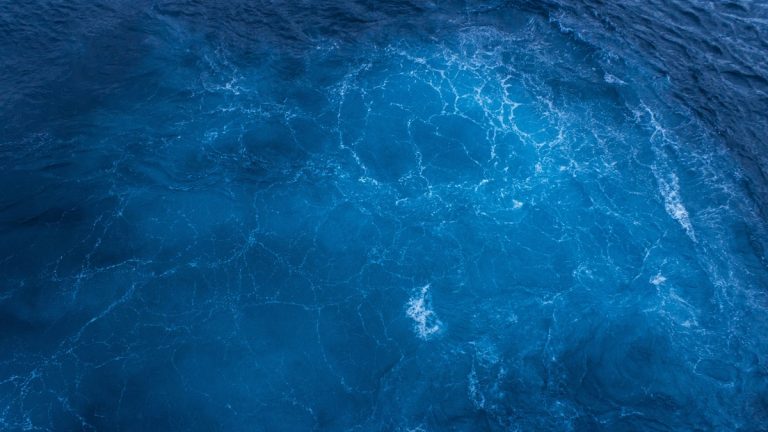 Deep_blue_ocean_water_with_surface_patterns