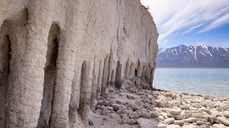 Eroded_limestone_lake_shoreline
