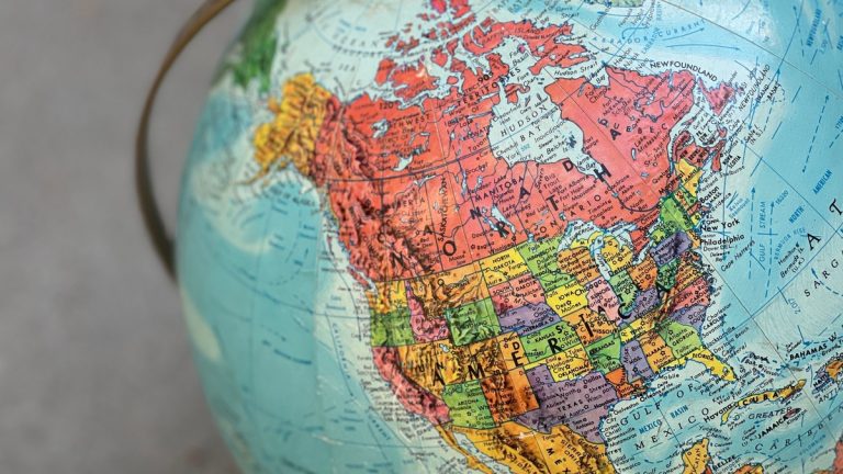 North_america_globe_and_surrounding_oceans