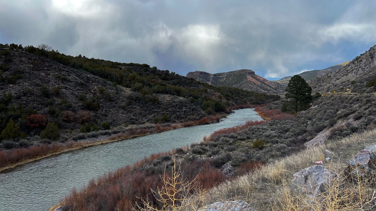 River_flowing_through_hills_near_santa_fe_new_mexico