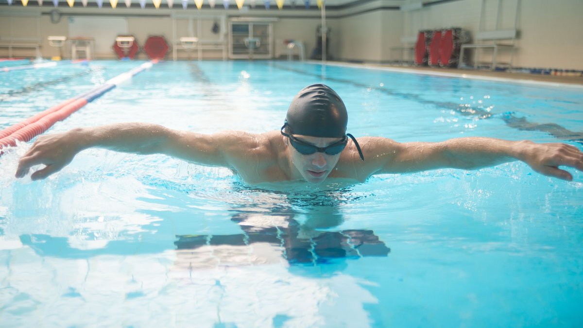 University swimming class