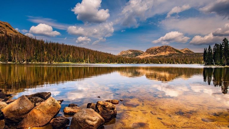 Utah_mountain_lake