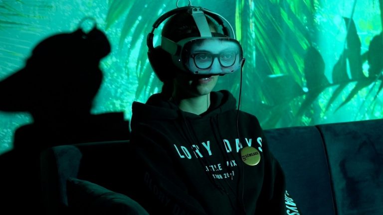 Virtual reality session during deployment