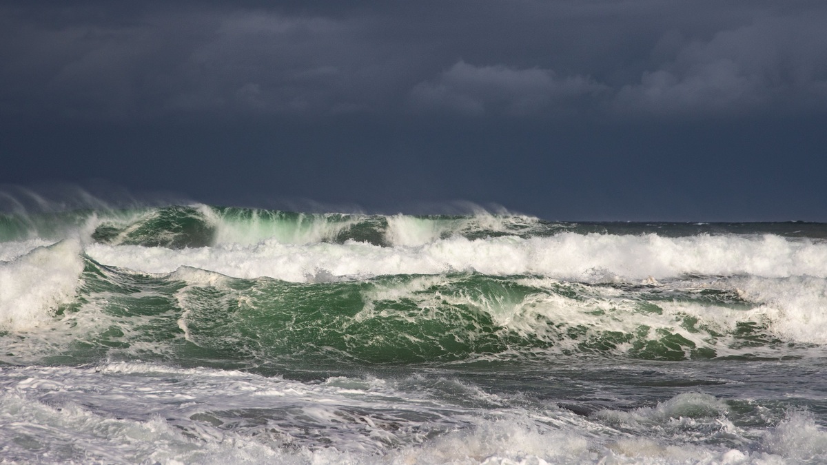 Wind_roughened_open_ocean