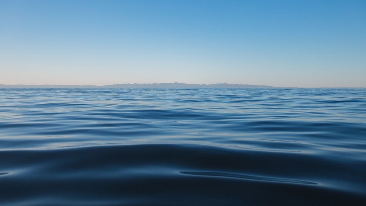 Open_ocean_near_the_pacific_pole_of_inaccessibility